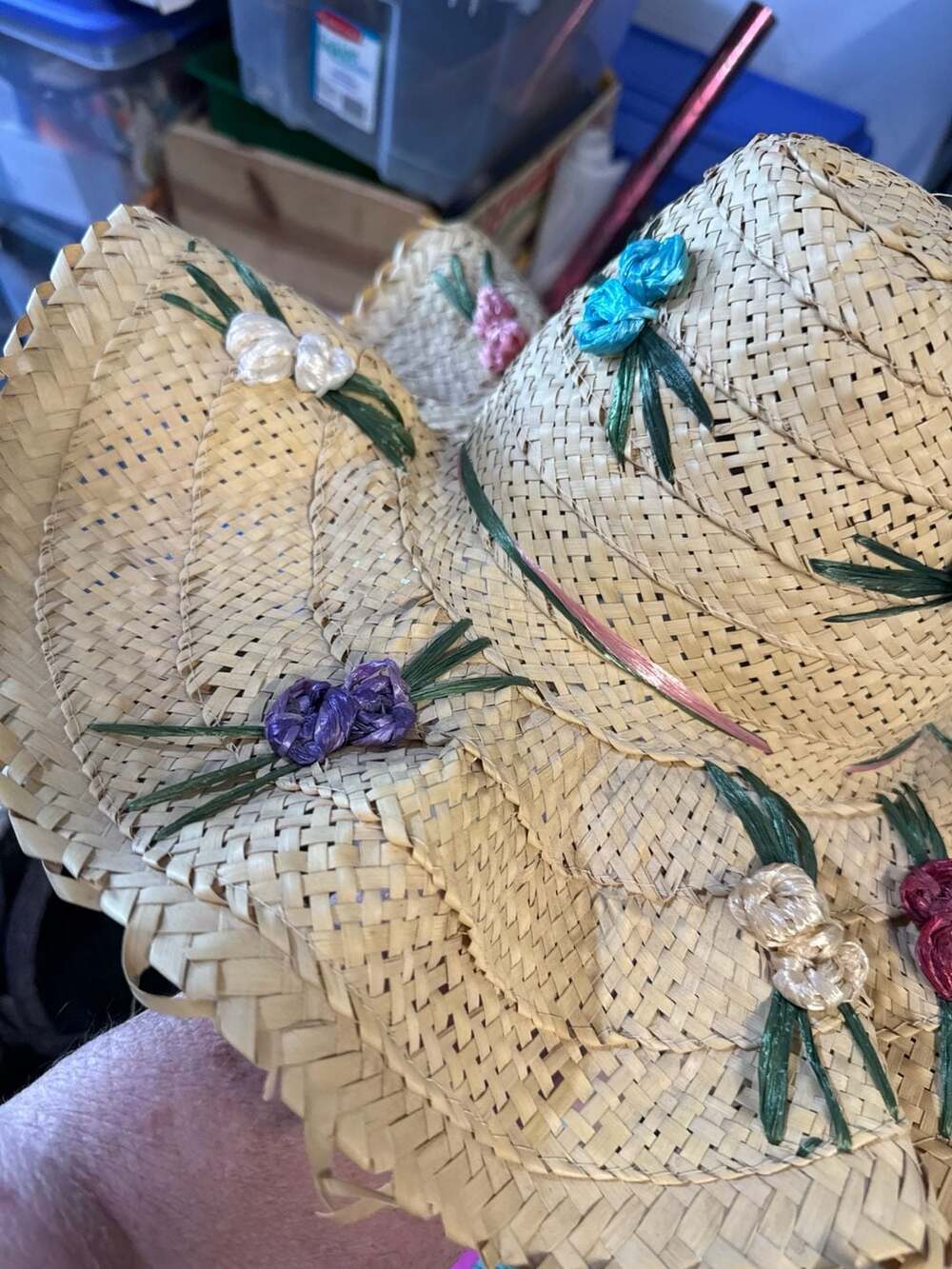 Vtg 60s 70s Wavy Brimmed Straw Sun Beach Hat Raffia Flowers Riviera Style - Picture 5 of 5